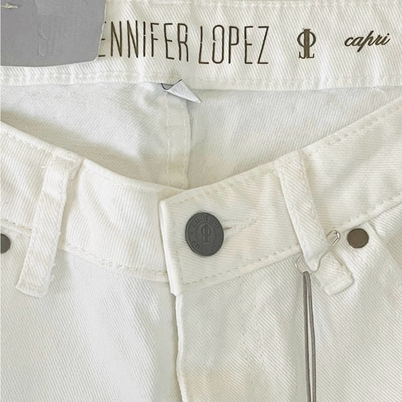NWT Women's Jeans White Cotton Jeans Jennifer Lopez Jeans Capri Jeans Size 2L - Picture 2 of 4